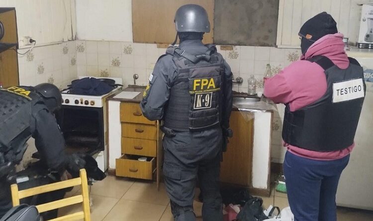 Leones: FPA desbarató una organización narco e incautó estupefacientes. Cinco detenidos.